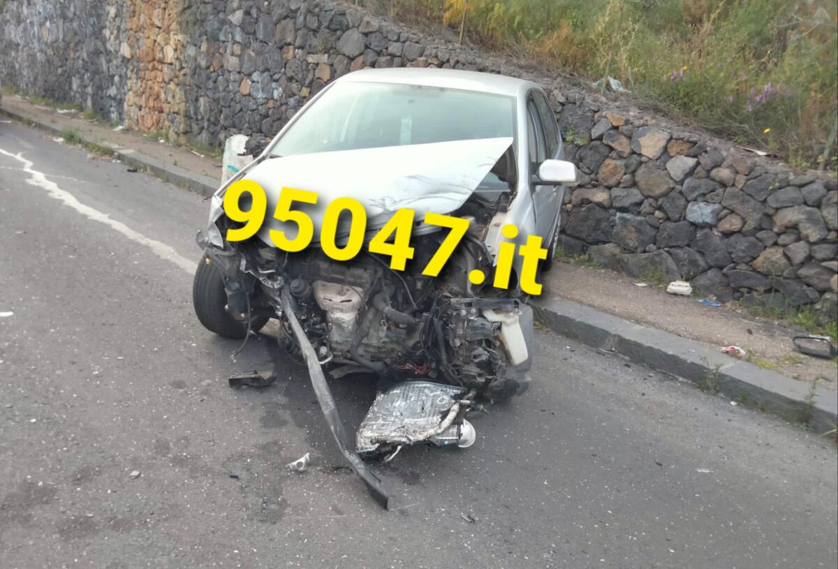 BELPASSO. PERDE IL CONTROLLO DELL'AUTO E SI SCHIANTA CONTRO UN MURO, FERITO - 