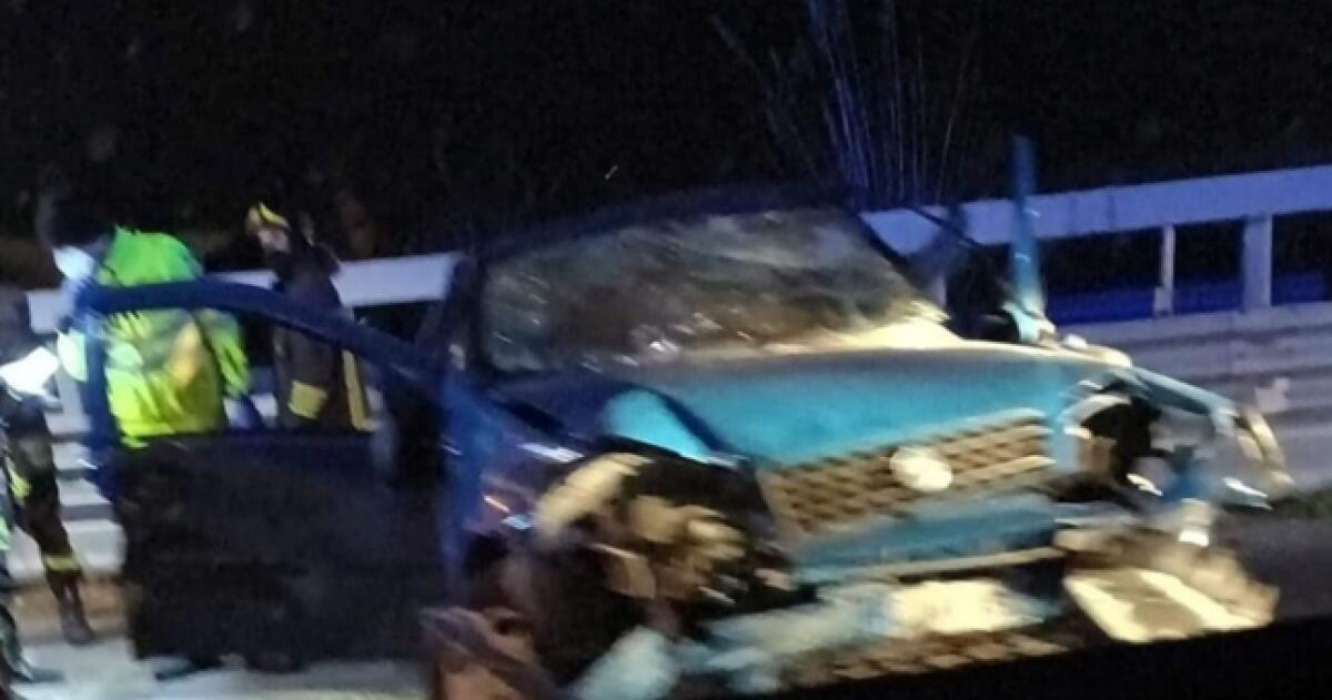 GRAVISSIMO INCIDENTE NELLA NOTTE SULLA CATANIA-PALERMO: UN MORTO E 4 FERITI - 