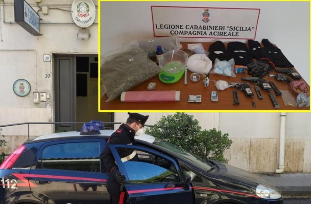 TROVATE ARMI, DROGA E PASSAMONTAGNA IN UN CANTIERE DI ACI CATENA - 