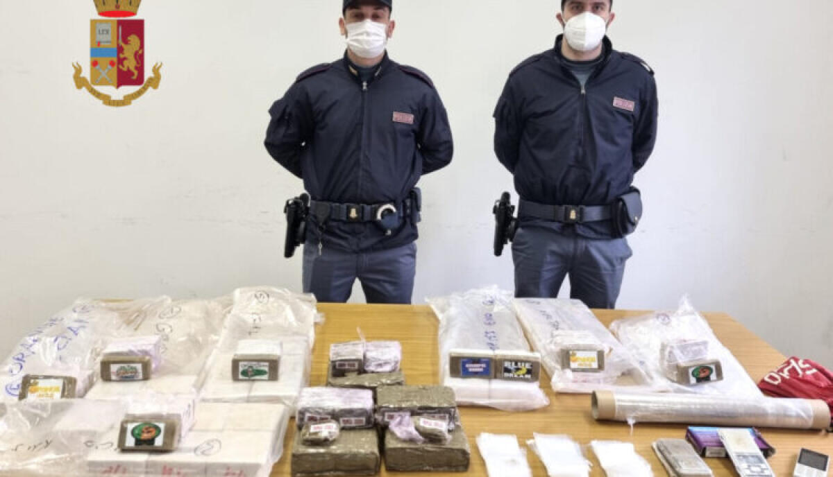 MILANO, NASCONDEVA 22KG DI MARIJUANA NELLA CASA DELL’AMICA: 46ENNE ARRESTATO - 