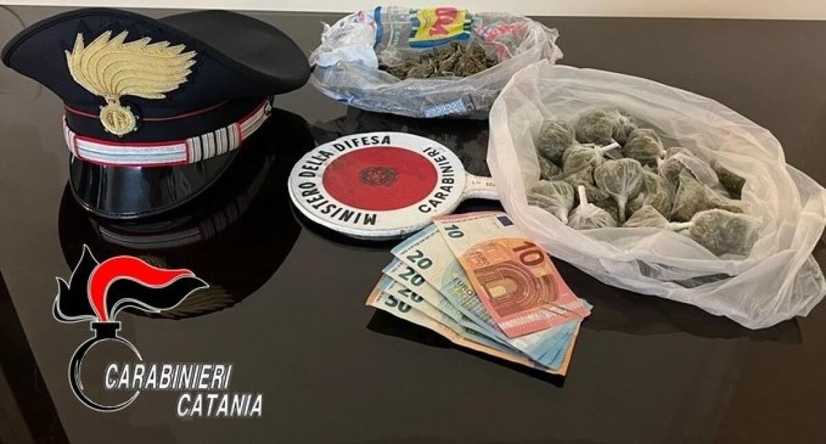 Catania. Consegnava marijuana a bordo di un scooter elettrico: arrestato pusher - 