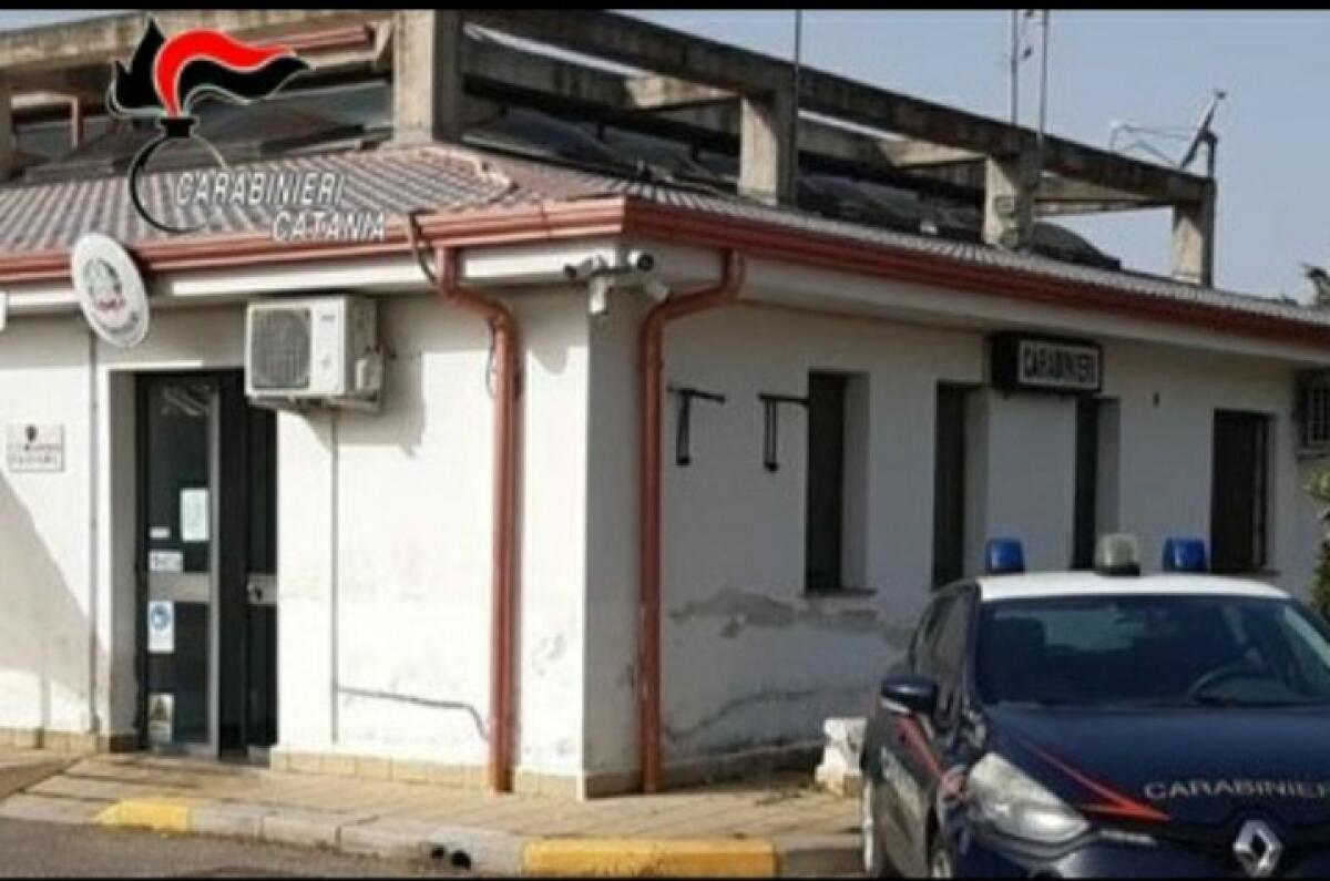 SCORDIA. MINACCIA DI MORTE I GENITORI CON UN COLTELLO: AGLI ARRESTI DOMICILIARI UN 30ENNE - 