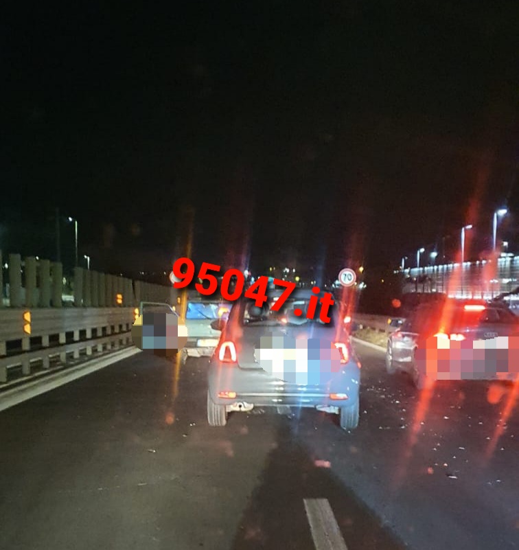 SCONTRO TRA DUE AUTOVETTURE SULLA SS121.