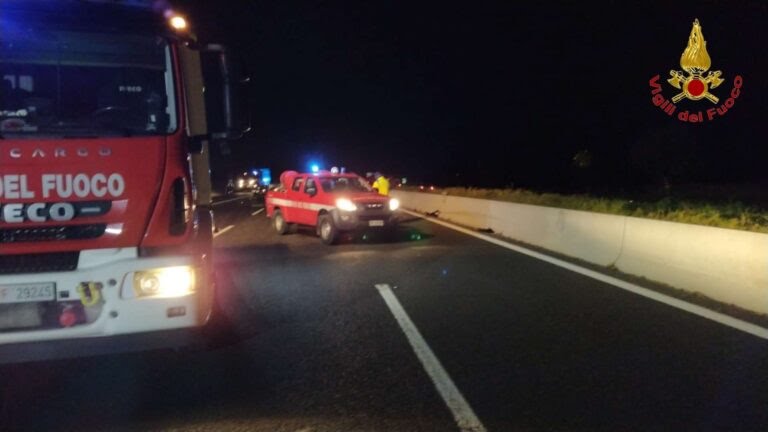 AUTO CONTROMANO SULLA A1 PROVOCA UNA STRAGE: TRE MORTI E DUE FERITI