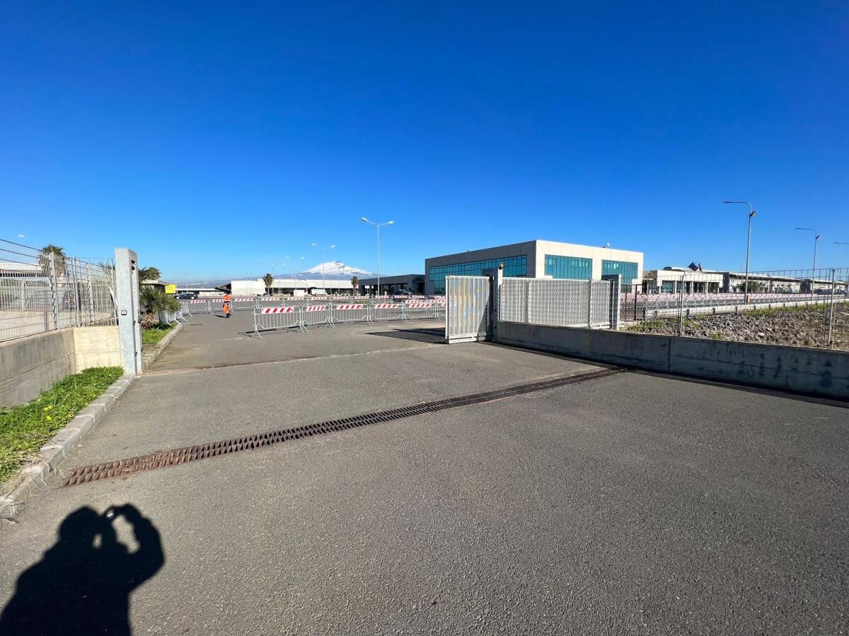 CATANIA, “DRIVE IN” PER TAMPONI E VACCINI CHIUSI IL 1° MAGGIO - 