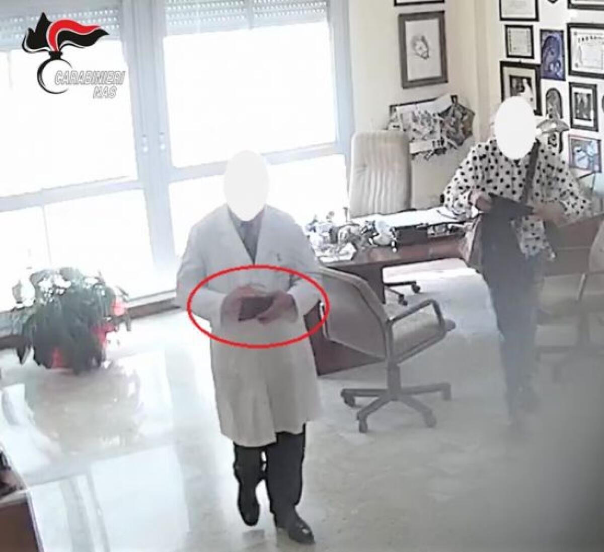 CONCORSI TRUCCATI AL POLICLINICO DI PALERMO, ARRESTATI DUE MEDICI E 11 INTERDIZIONI - 