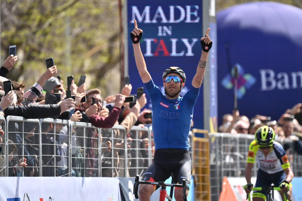 DAMIANO CARUSO VINCE LA TAPPA 2 DE IL GIRO DI SICILIA ED È LA NUOVA MAGLIA GIALLO ROSSA DI LEADER DELLA CLASSIFICA GENERALE - 