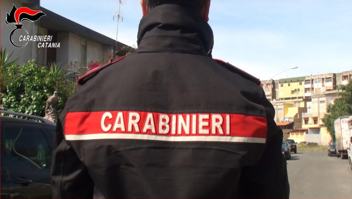 CATANIA. “ALLEGGERISCE” DEL PONTEGGIO UN CANTIERE EDILE: INSEGUITO ED ARRESTATO - 