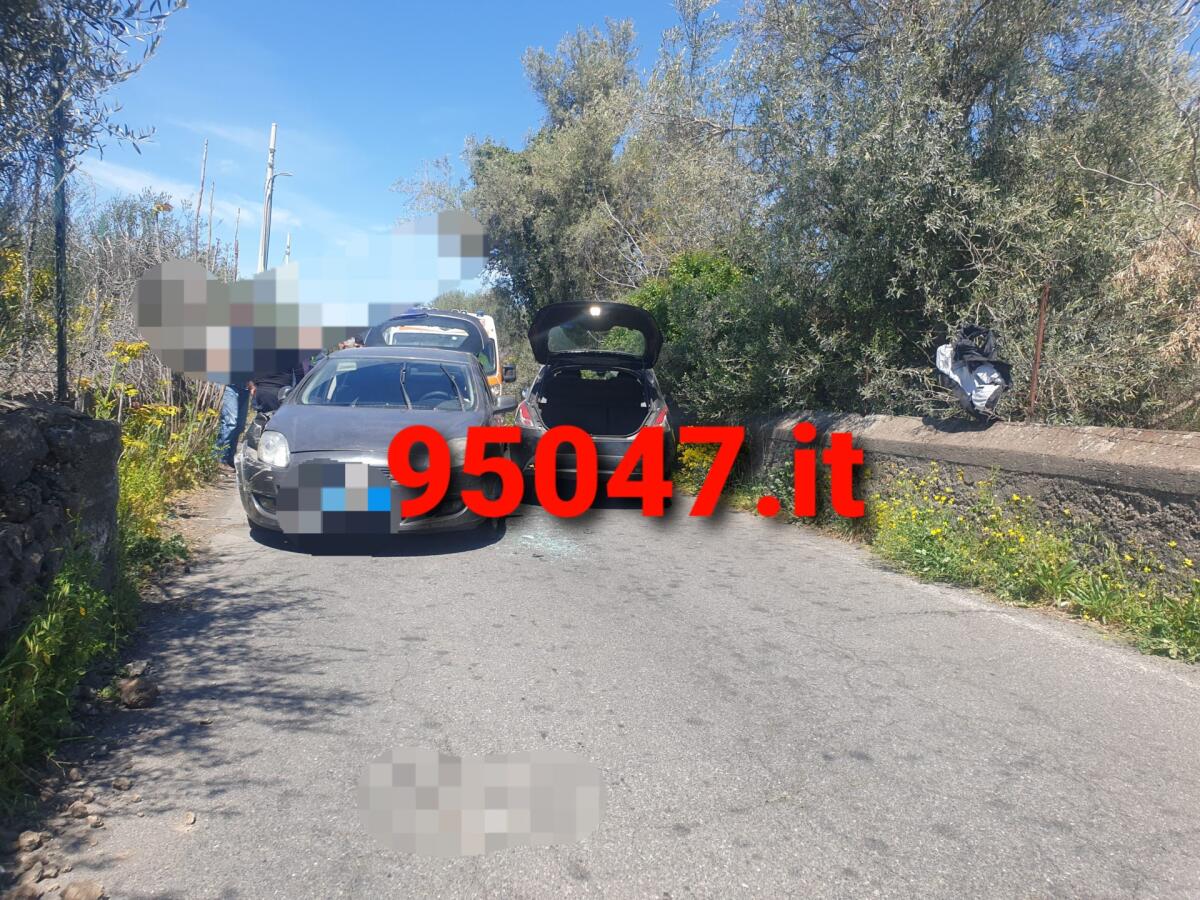 PATERNÓ. INCIDENTE CON FERITI SULLA SP 57,STRADA CHIUSA AL TRAFFICO - 