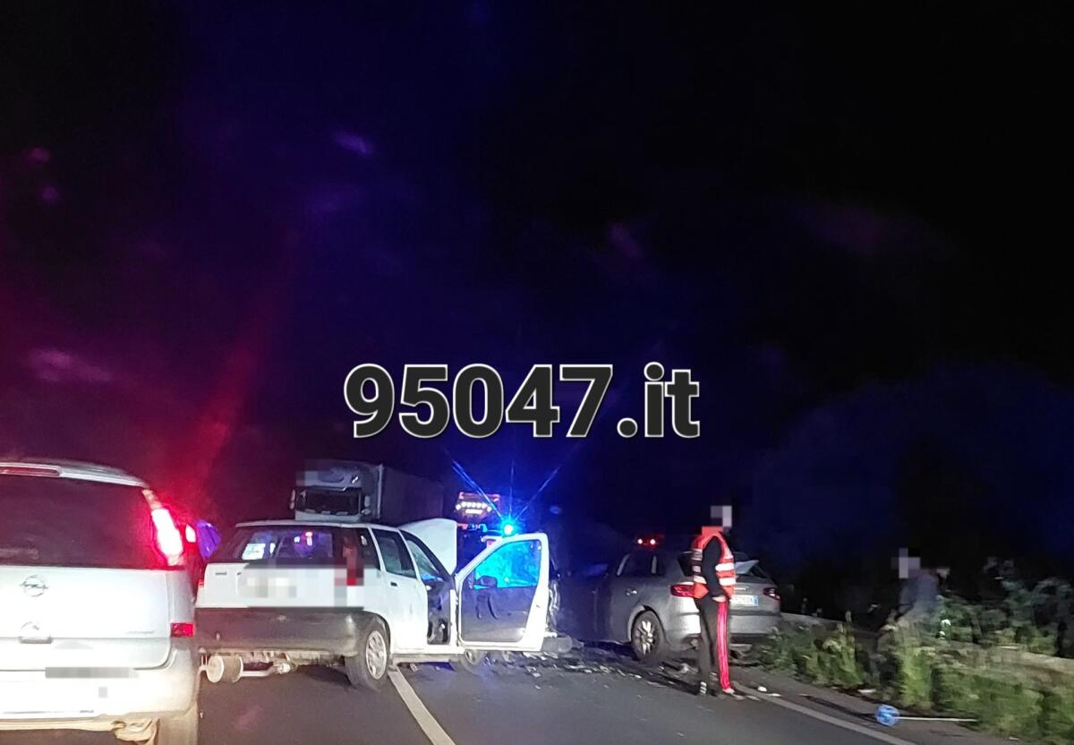 GRAVE INCIDENTE SULLA SS284 IN TERRITORIO DI PATERNÒ,  FERITI - 