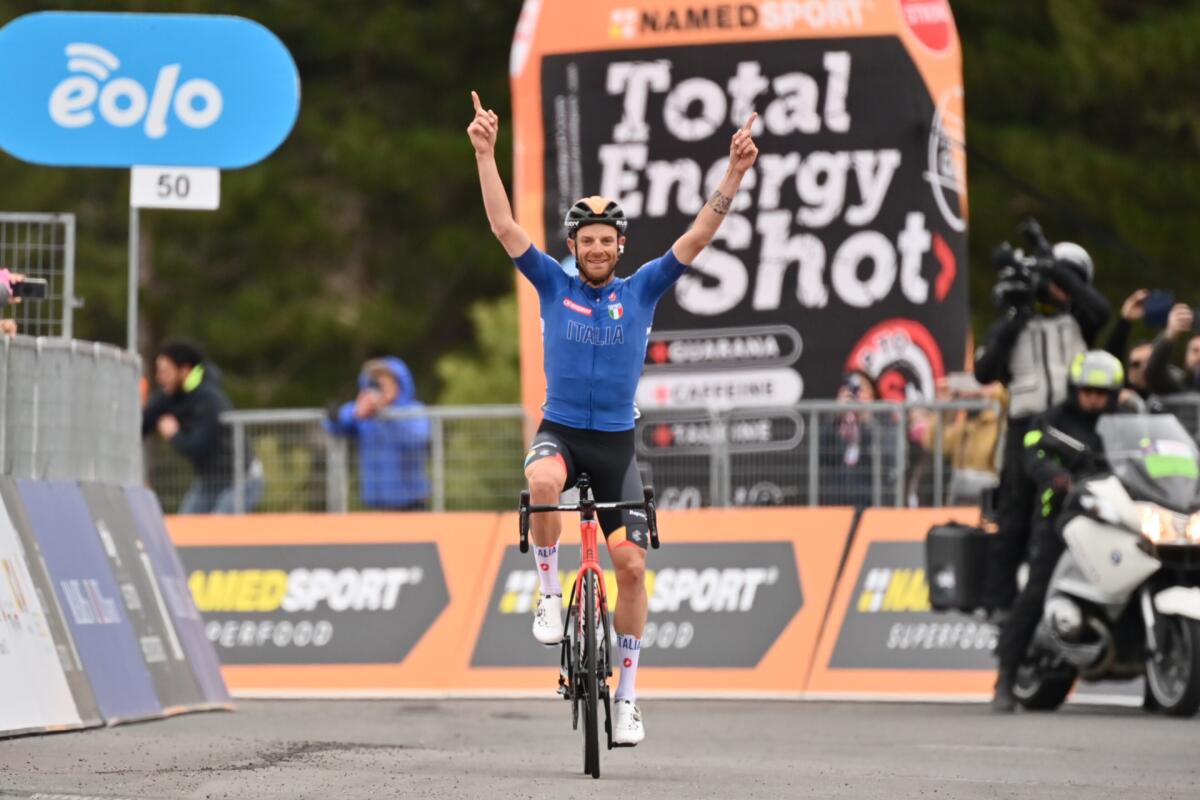 DAMIANO CARUSO VINCE IL GIRO DI SICILIA CONQUISTANDO L'ULTIMA TAPPA DELLA CORSA - 