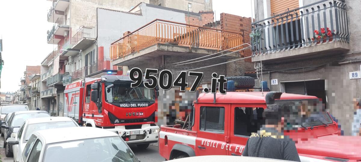 PATERNÒ FUGA GAS IN VIA BARATTA. SUL POSTO I VIGILI DEL FUOCO - 