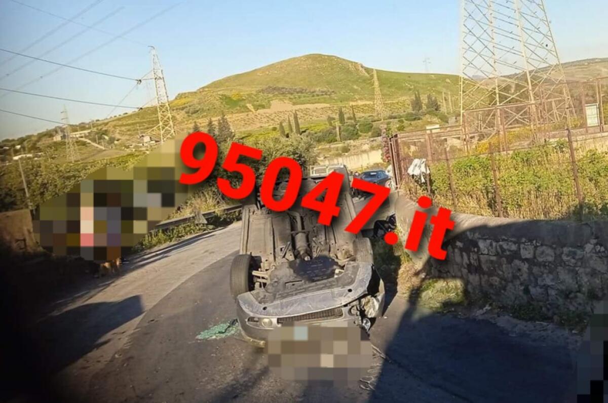 AUTO SI RIBALTA NEI PRESSI DI PONTE BARCA, FERITO IL CONDUCENTE - 