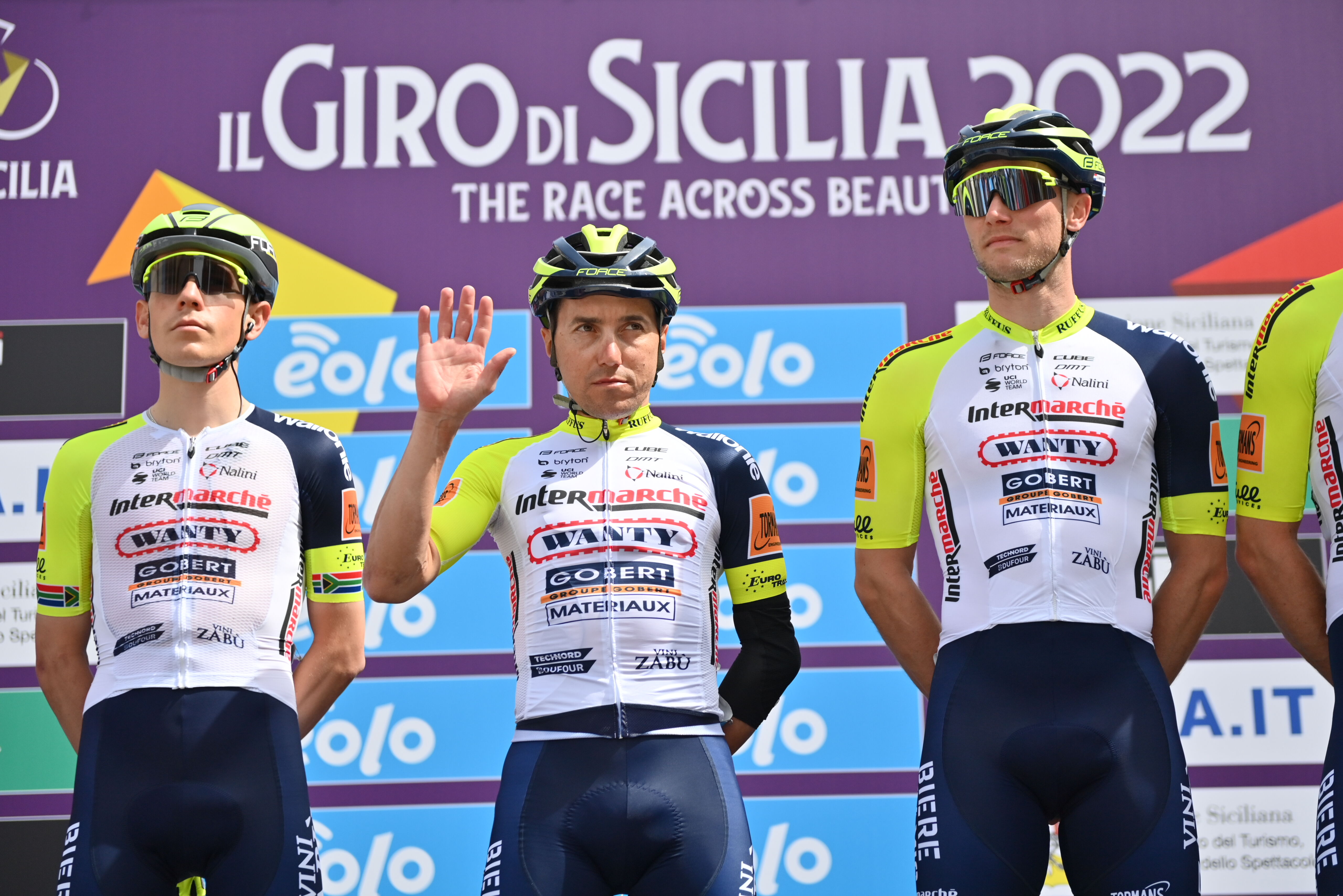 DAMIANO CARUSO VINCE LA TAPPA 2 DE IL GIRO DI SICILIA ED È LA NUOVA MAGLIA GIALLO ROSSA DI LEADER DELLA CLASSIFICA GENERALE