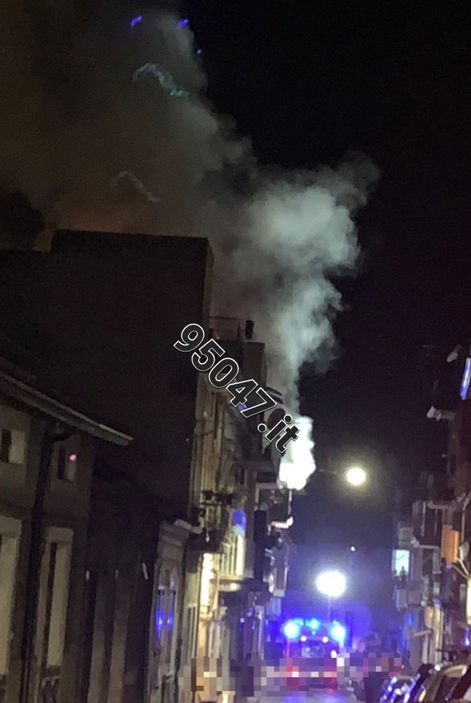 PATERNÒ, INCENDIO SU UN TERRAZZO: INTERVENUTI VIGILI DEL FUOCO