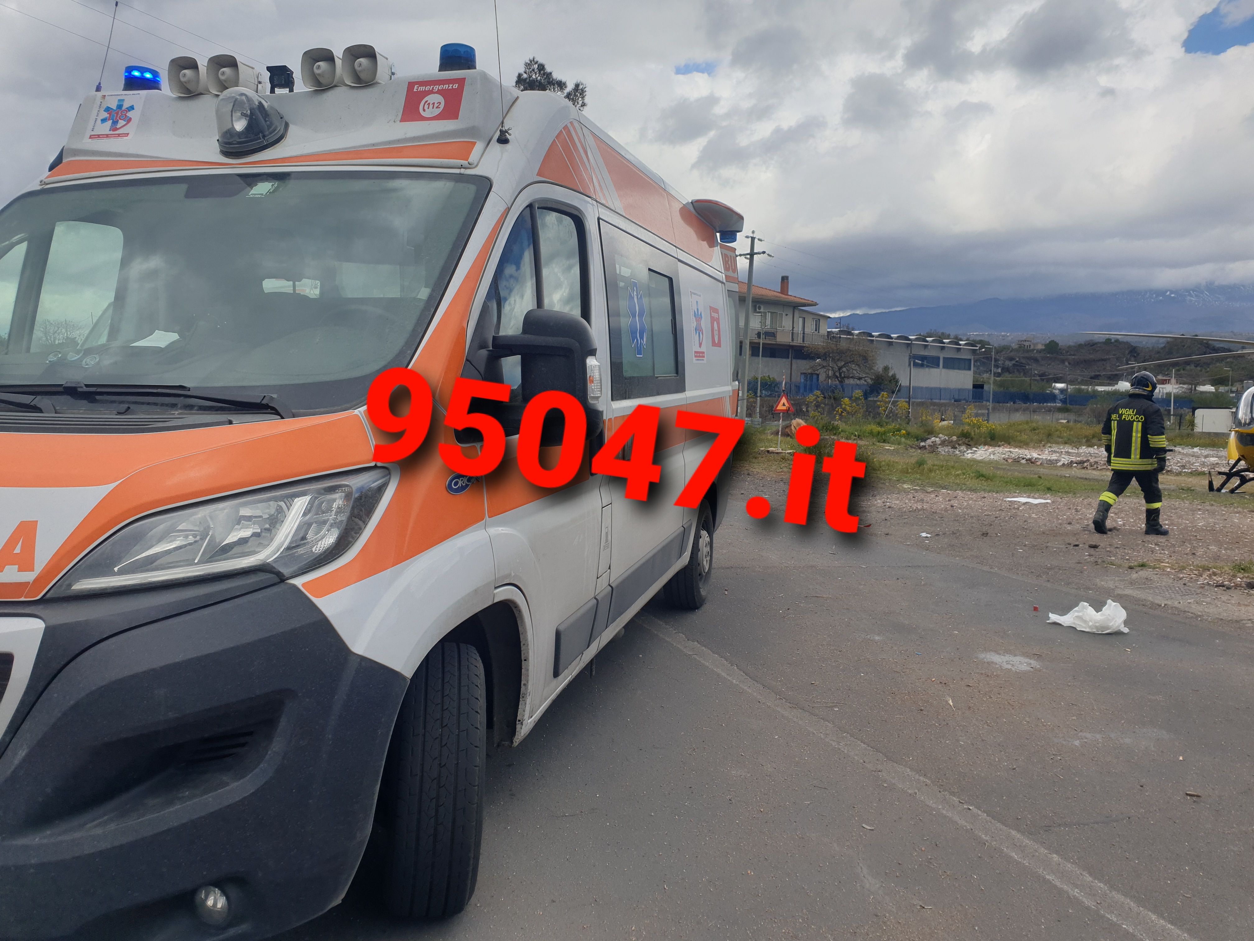 BELPASSO GRAVE INCIDENTE SULLA SP 56,DONNA GRAVE TRASFERITA AL CANNIZZARO
