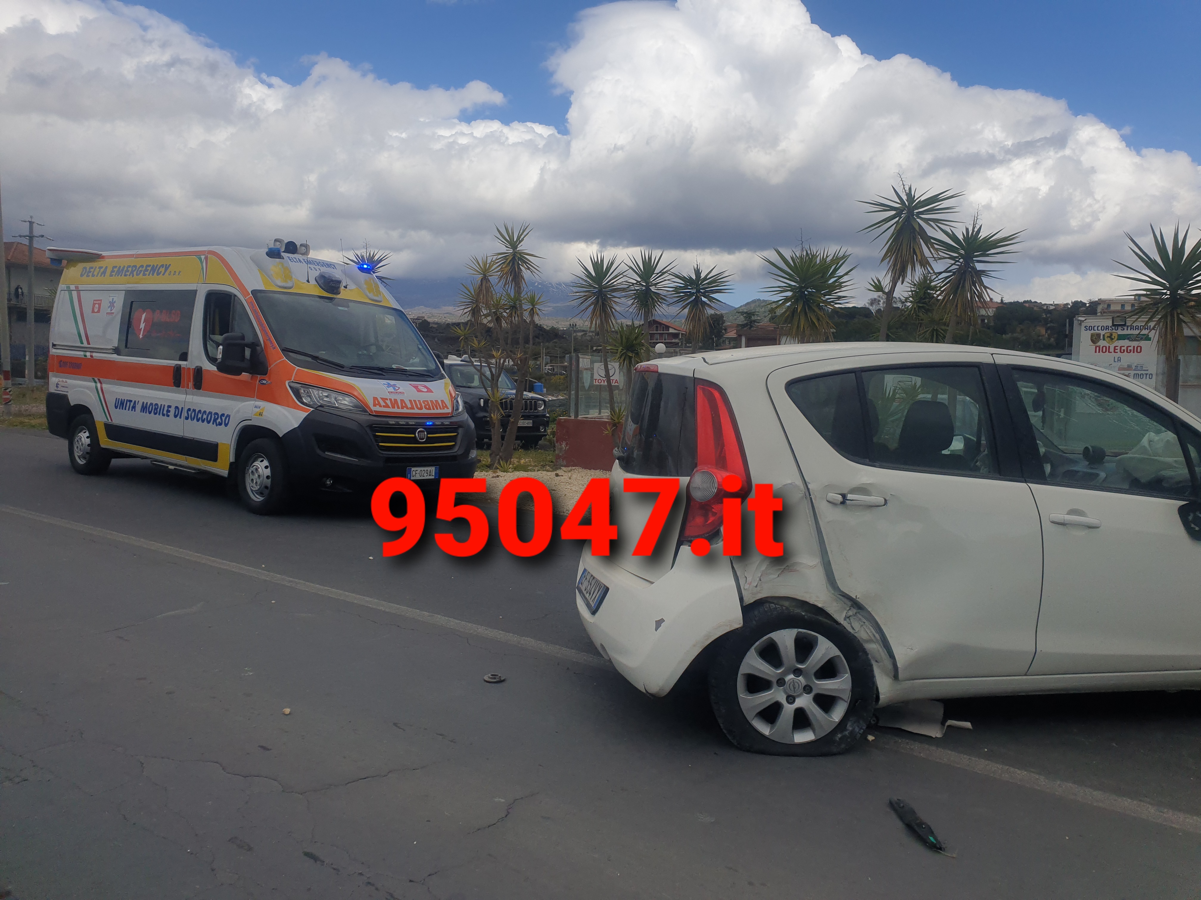 BELPASSO GRAVE INCIDENTE SULLA SP 56,DONNA GRAVE TRASFERITA AL CANNIZZARO