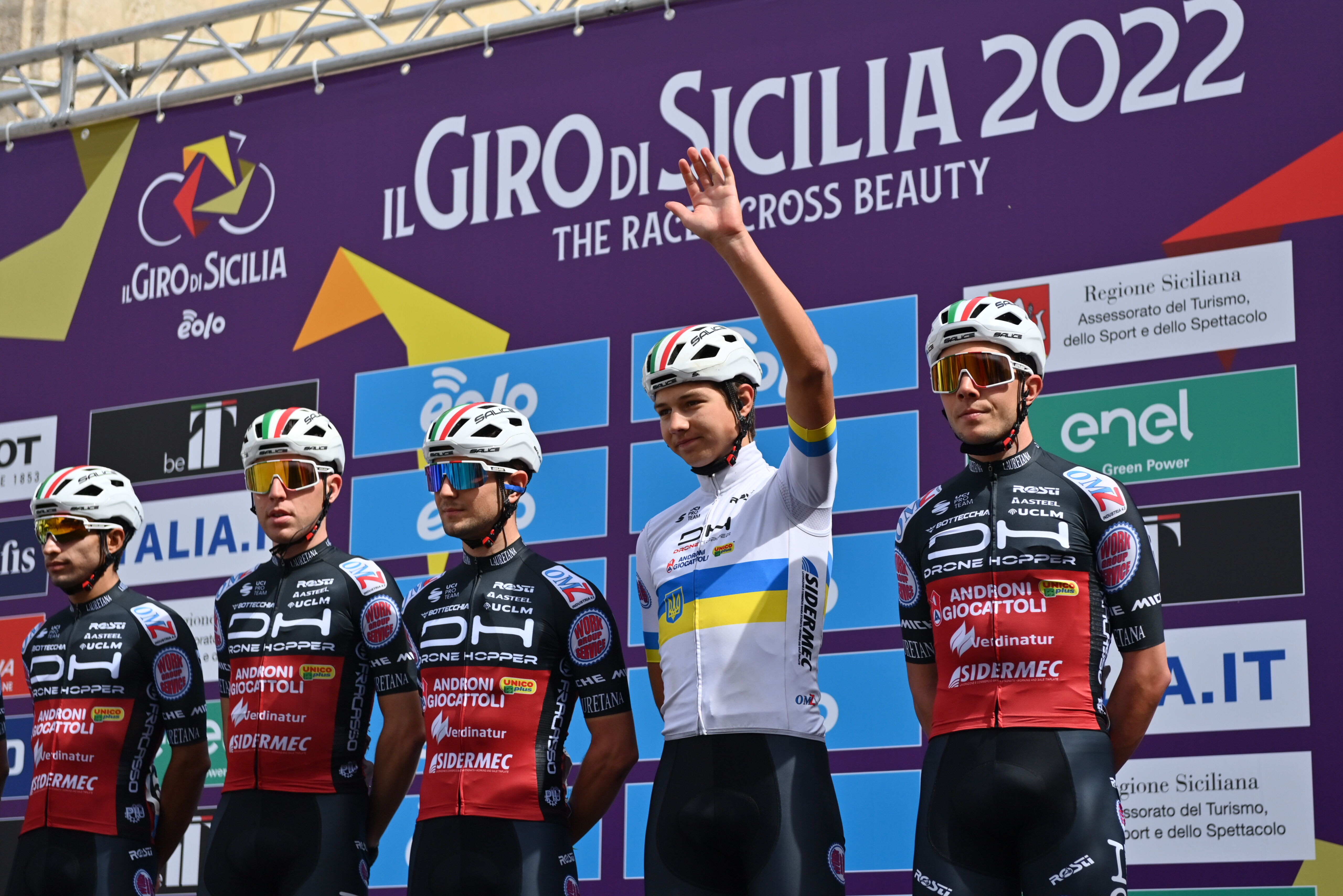 DAMIANO CARUSO VINCE LA TAPPA 2 DE IL GIRO DI SICILIA ED È LA NUOVA MAGLIA GIALLO ROSSA DI LEADER DELLA CLASSIFICA GENERALE