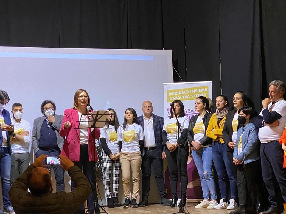 PATERNÒ, MARIA GRAZIA PANNITTERI UFFICIALIZZA LA CANDIDATURA A SINDACO: 3 LISTE CIVICHE A SOSTEGNO