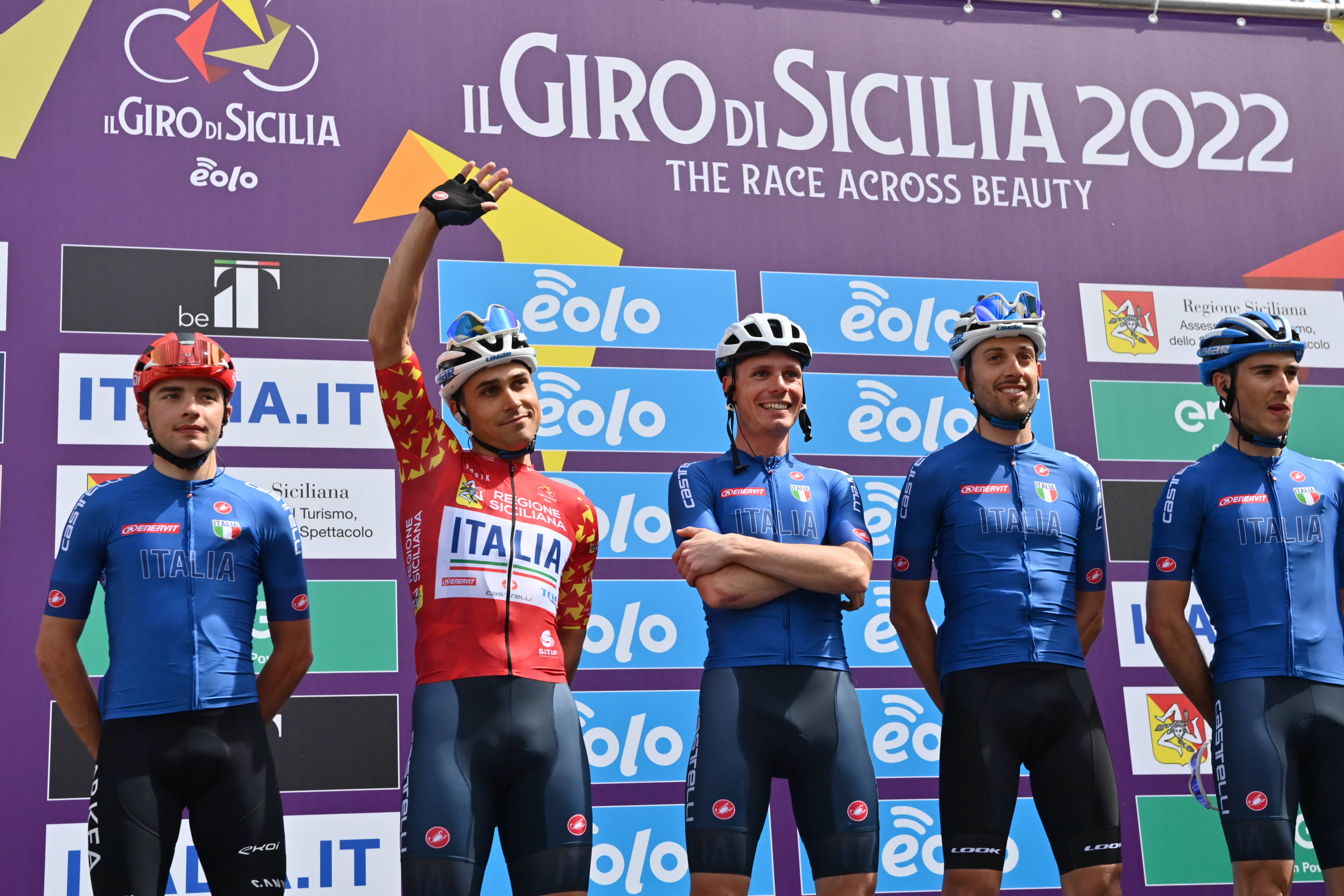 DAMIANO CARUSO VINCE LA TAPPA 2 DE IL GIRO DI SICILIA ED È LA NUOVA MAGLIA GIALLO ROSSA DI LEADER DELLA CLASSIFICA GENERALE
