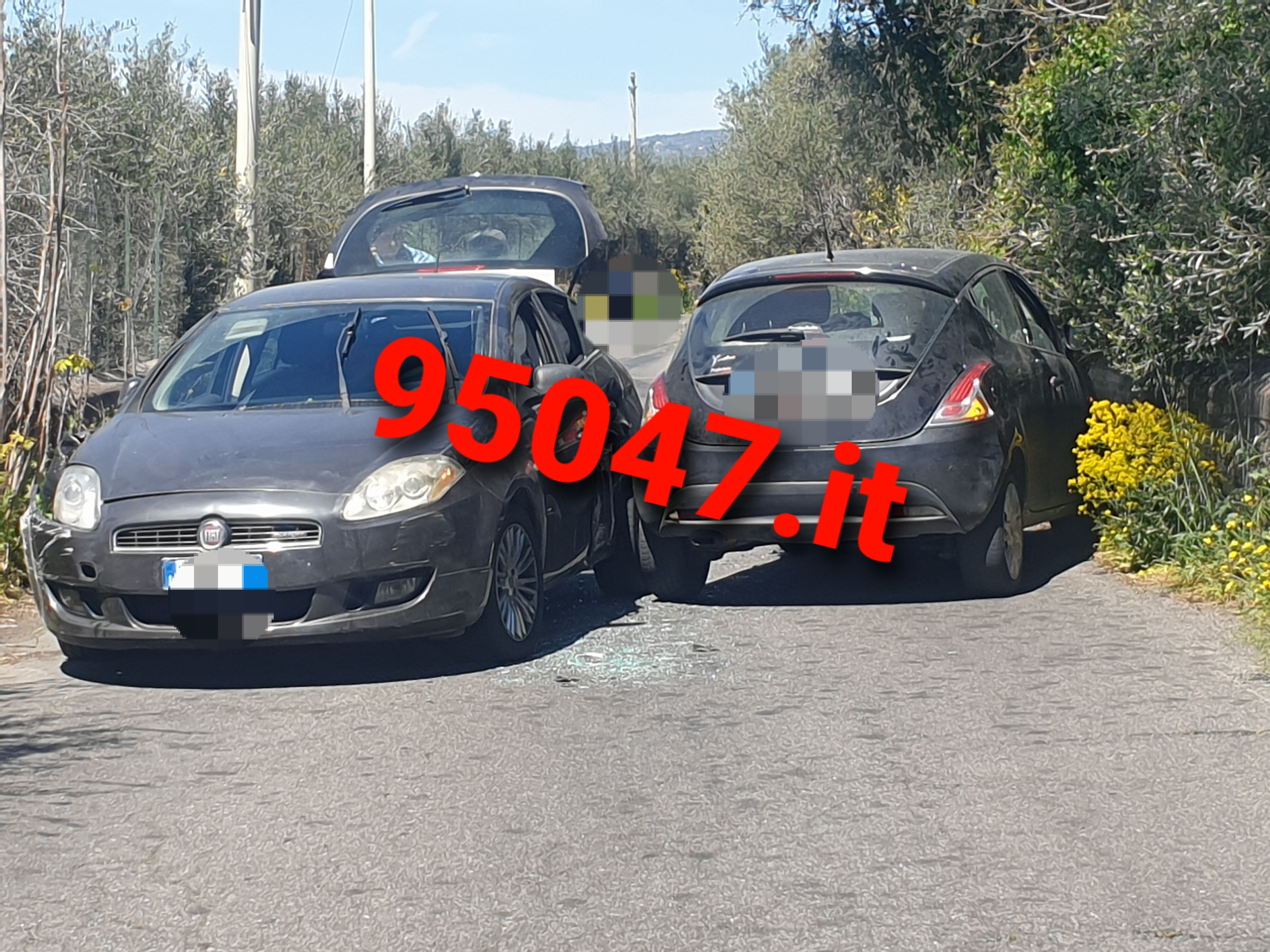 PATERNÓ. INCIDENTE CON FERITI SULLA SP 57,STRADA CHIUSA AL TRAFFICO