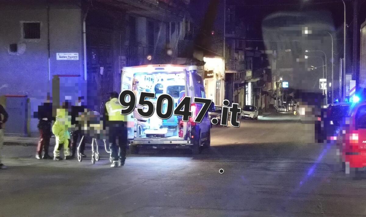 PATERNO'. SI SENTE MALE E CADE A TERRA: UOMO SOCCORSO IN VIA VITTORIO EMANUELE - 