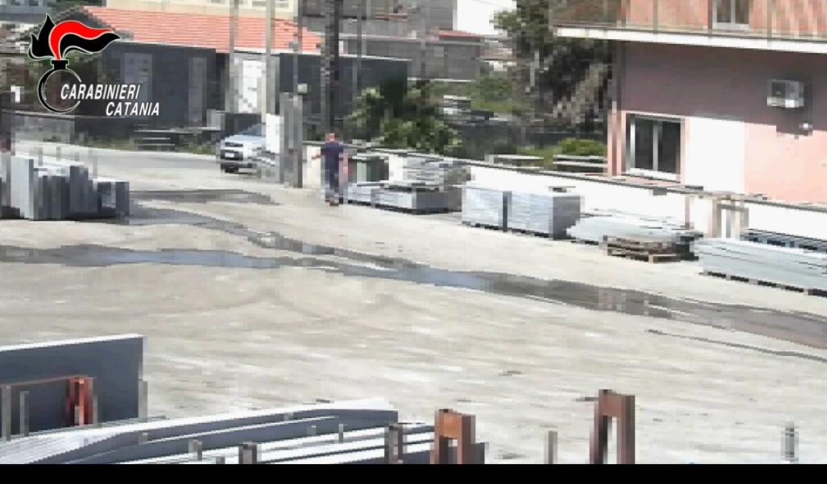 PATERNO': ESTORSIONE AD AZIENDA DI BELPASSO PER 10 ANNI: ARRESTATI MOGLIE E FIGLI - 