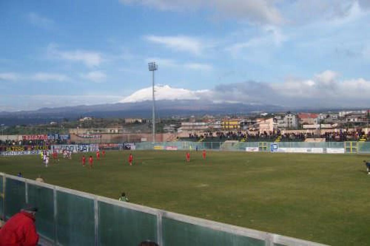 CALCIO.  SI GIOCHERÀ A PATERNÒ, GIOVEDÌ 2 GIUGNO LA  FINALE DI COPPA ITALIA: MODICA-COMISO - 
