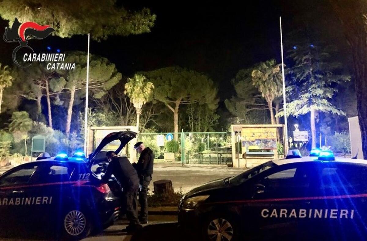 PATERNÒ : CONTROLLI ALLA VILLA COMUNALE E NELLE PIAZZE DEL CENTRO: DENUNCE E SANZIONI  PER UN AMMONTARE  DI OLTRE 13.000 EURO - 