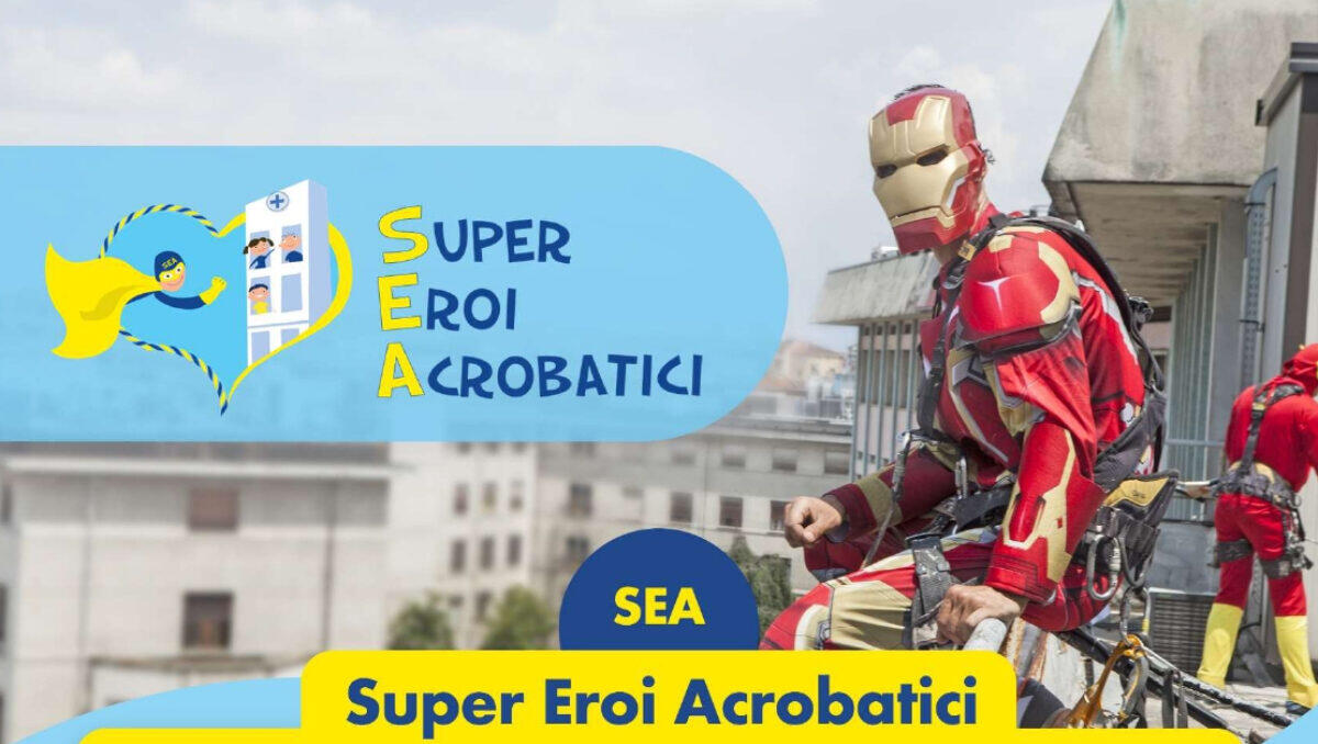 I SUPEREROI ACROBATICI SULL'EDIFICIO  DELL’OSPEDALE CANNIZZARO - 