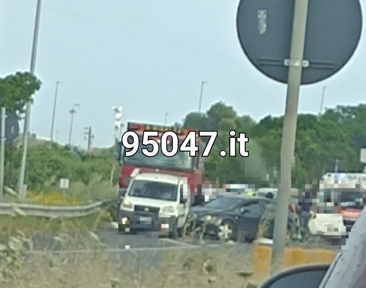 GRAVE INCIDENTE SULLA TANGENZIALE DI CATANIA. ELISOCCORSO SUL POSTO E TRAFFICO BLOCCATO