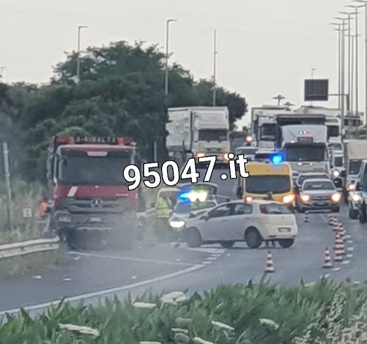 GRAVE INCIDENTE SULLA TANGENZIALE DI CATANIA. ELISOCCORSO SUL POSTO E TRAFFICO BLOCCATO