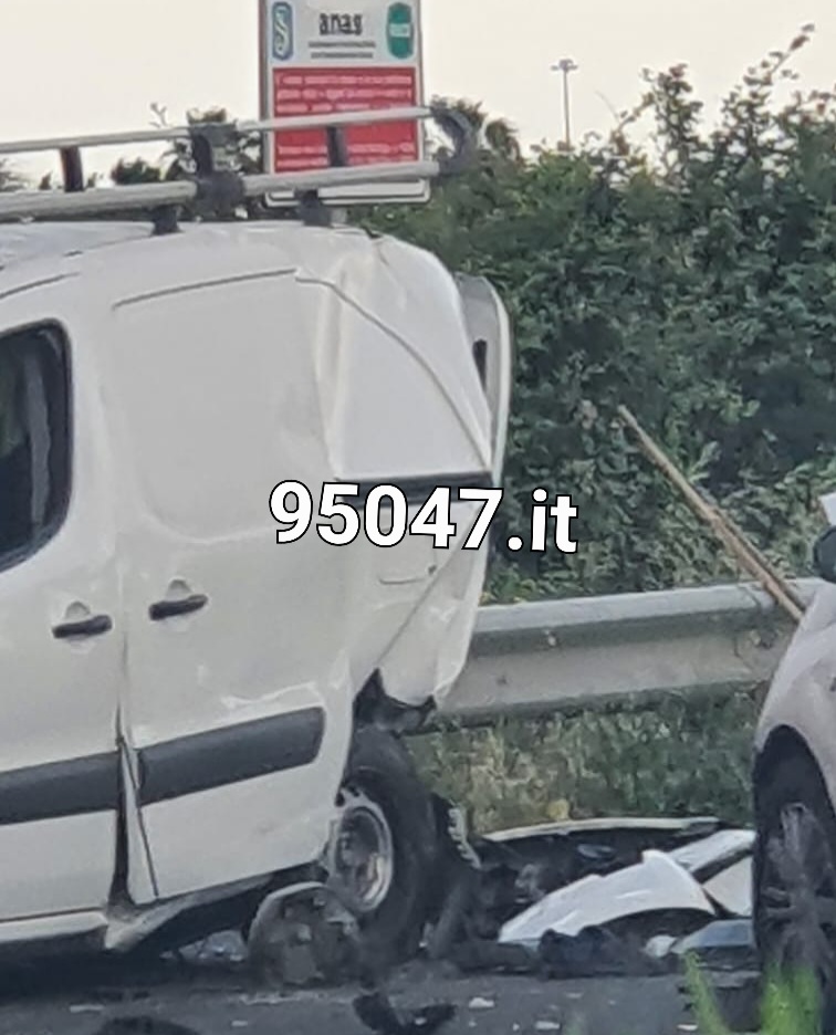 GRAVE INCIDENTE SULLA TANGENZIALE DI CATANIA. ELISOCCORSO SUL POSTO E TRAFFICO BLOCCATO