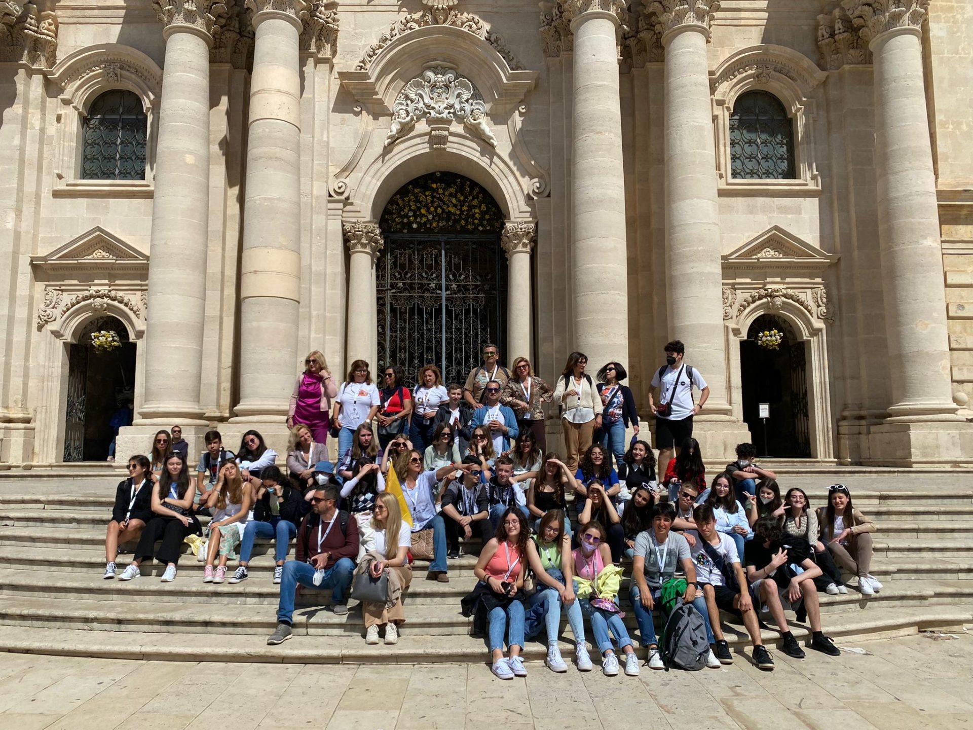 PATERNO'. DON  MILANI SEMPRE PIÙ  EUROPEA DIRETTO DAL PROF .CARMELO SANTAGATI