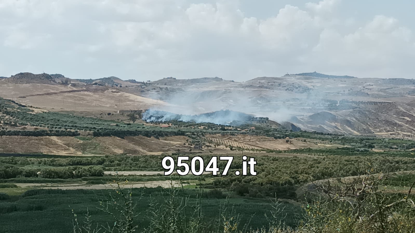 INIZIA LA NUOVA STAGIONE DEGLI INCENDI: VASTO ROGO IN ZONA PONTE BARCA