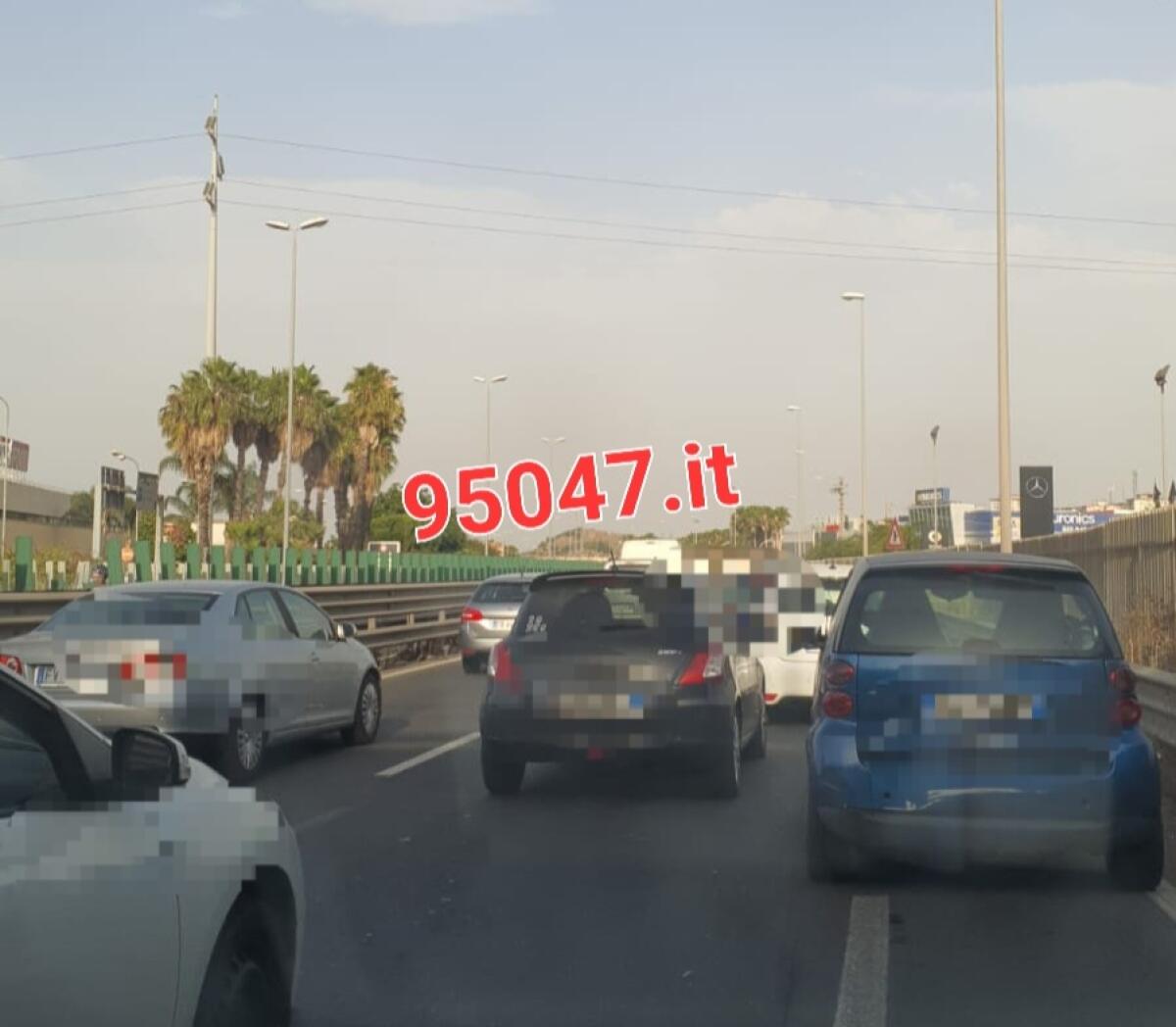 CADUTA CALCINACCI DAL PONTE DI MISTERBIANCO CON  IMMISSIONE  TANGENZIALE/SS121 , TRAFFICO IN TILT - 