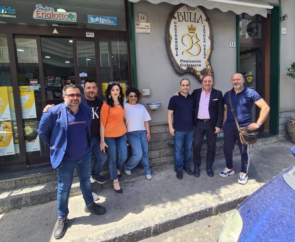 "CICCAmu di rispettare la nostra città",  la campagna di sensibilizzazione lanciata da Rosanna Lauria e Riccardo Perciato - 