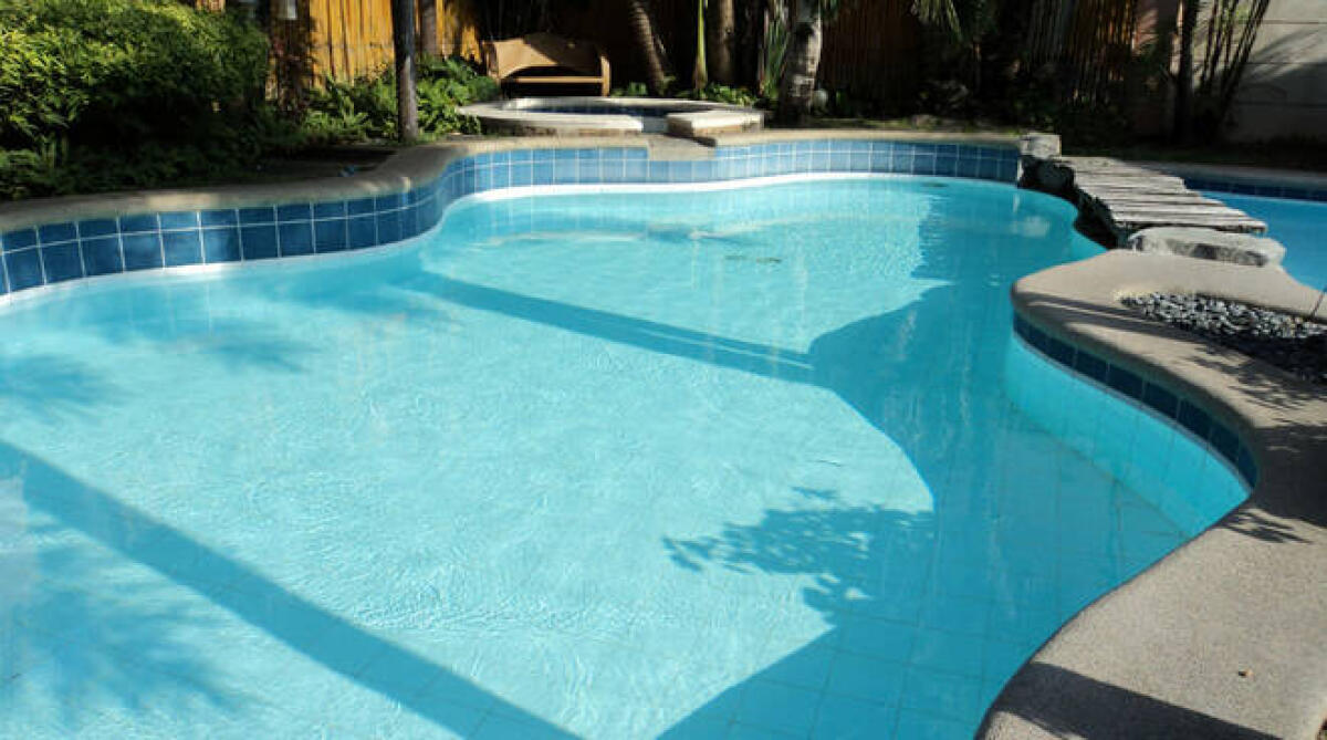 SUL WEB È ARRIVATA LA TRUFFA DELLE PISCINE, ATTENZIONE ALLE OFFERTE - 