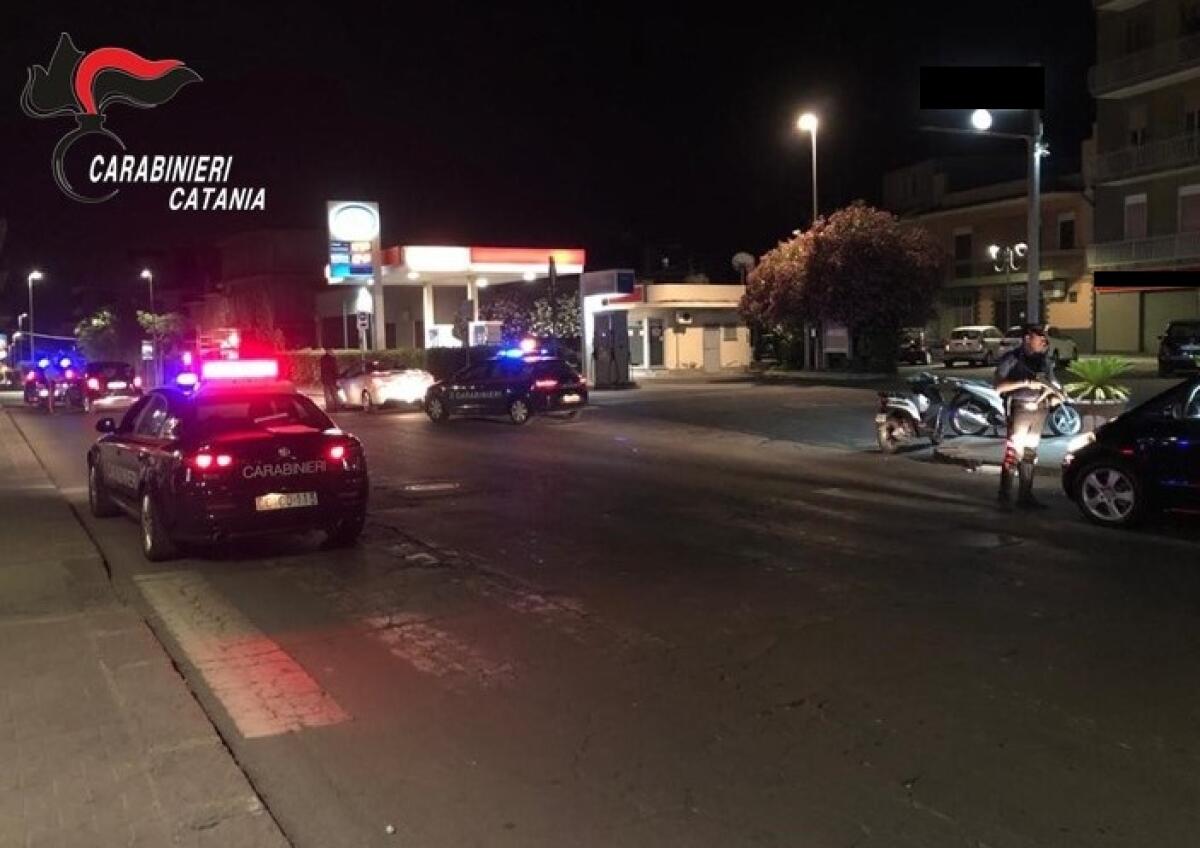 BIANCAVILLA, GLI DANNO APPUNTAMENTO PER “CHIARIRE” E LO AGGREDISCONO: 2 DENUNCIATI - 