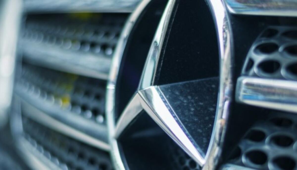 MERCEDES RICHIAMA UN MILIONE DI VECCHI VEICOLI NEL MONDO PER UN POSSIBILE PROBLEMA AI FRENI - 