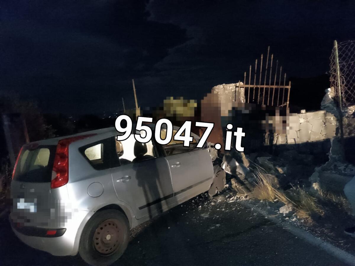 PATERNO'. AUTO CONTRO CANCELLO  IERI SERA SULLA SP57 IN CONTRADA SAN VITO, FERITO CONDUCENTE - 