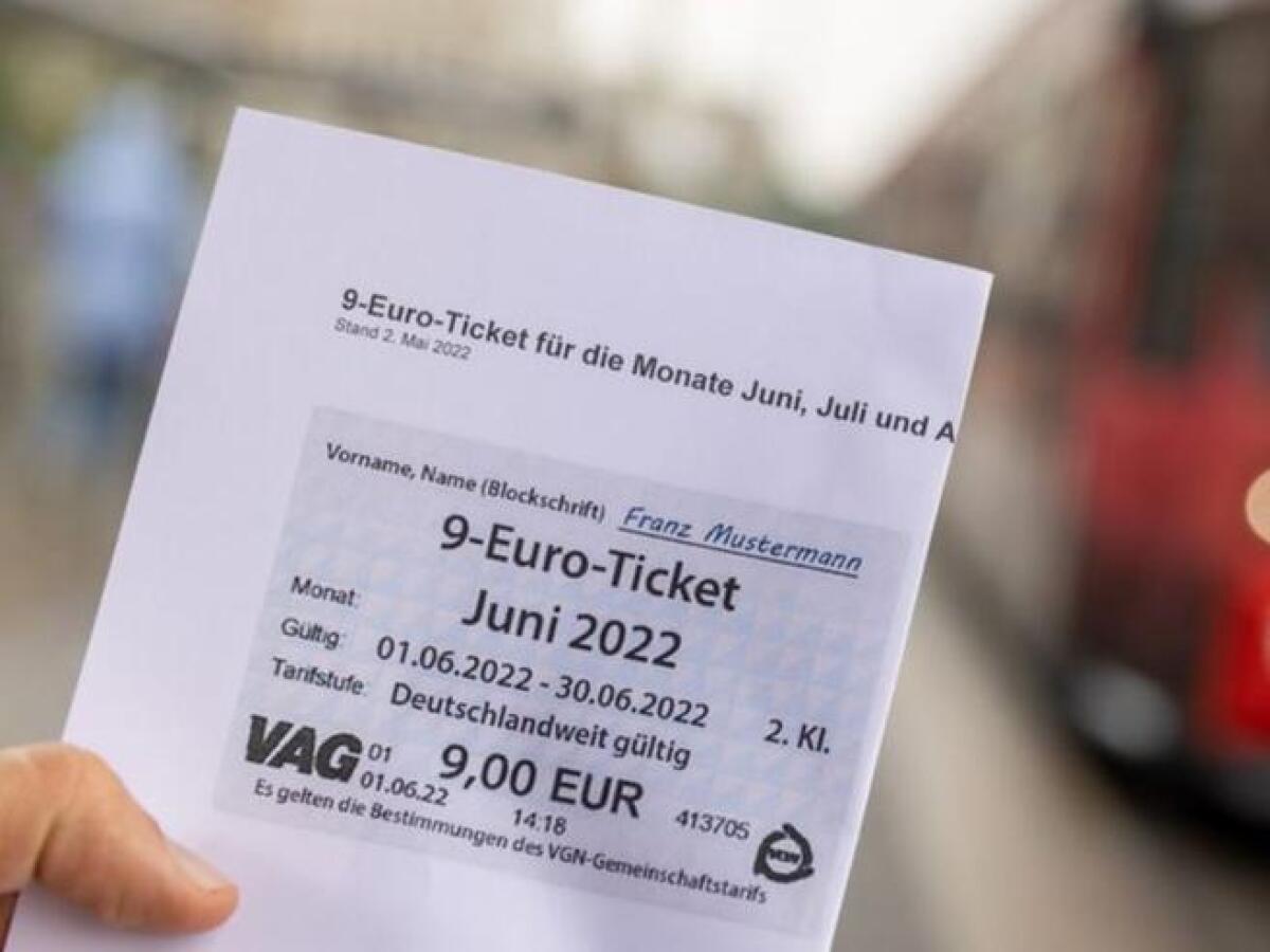 IN GERMANIA BIGLIETTO UNICO A 9 EURO (AL MESE) PER TRENI, TRAM E BUS. GIÀ VENDUTI 7 MILIONI DI TICKET - 