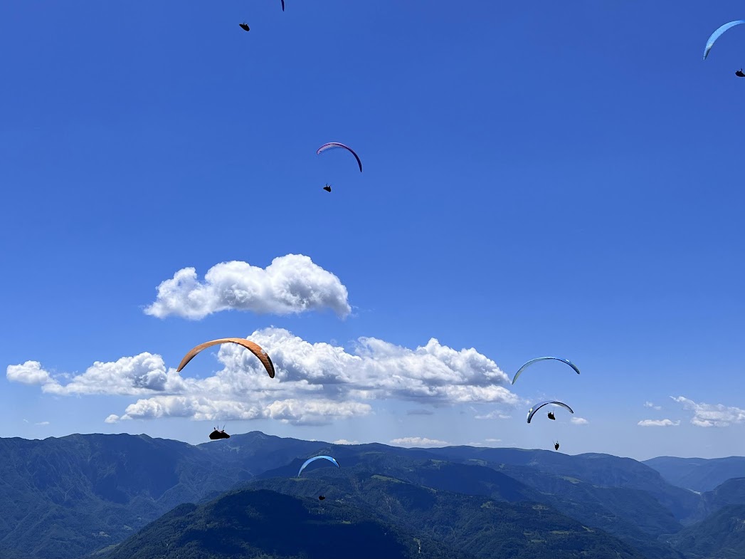 IN ALTRO ADIGE E A MILANO I TITOLI ITALIANI DI PARAPENDIO, TRA I PROTAGONISTI IL PATERNESE BUSETTA