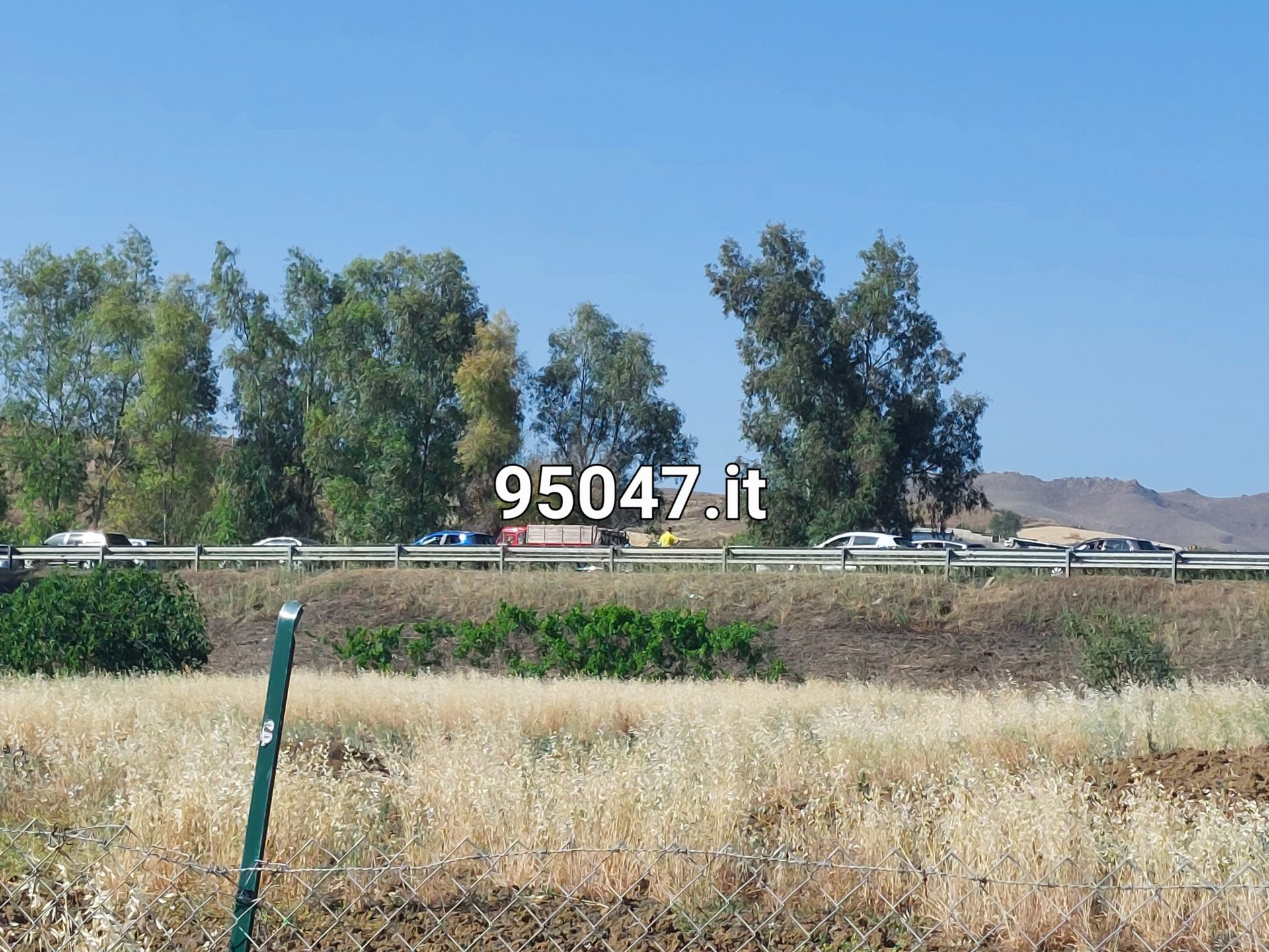 GRAVISSIMO INCIDENTE SULL'A19, CINQUE AUTO COINVOLTE E DUE FERITI. ELISSOCORSO SUL POSTO