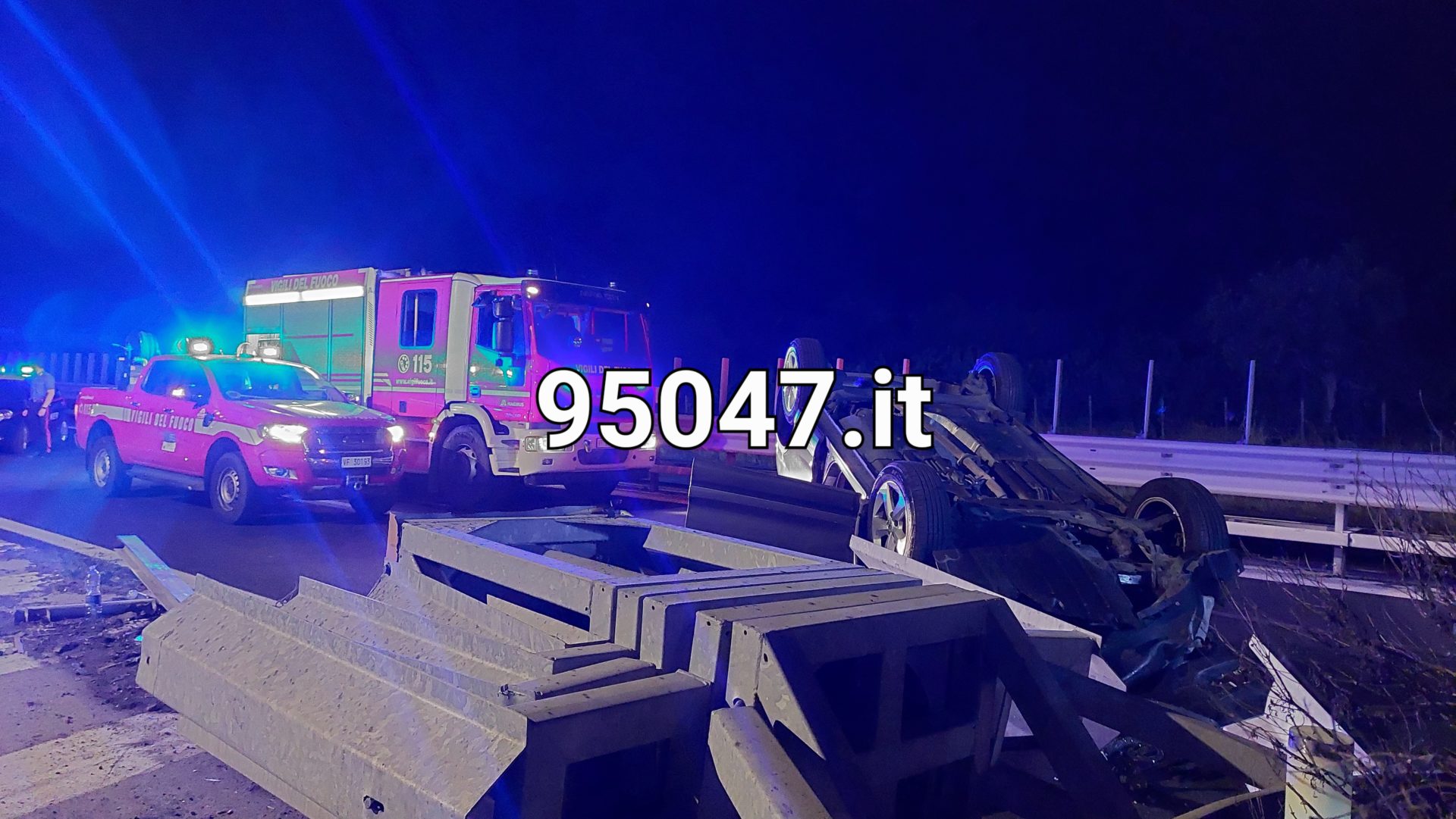 GRAVE INCIDENTE SULLA SS121, AUTO SI RIBALTA. FERITO CONDUCENTE