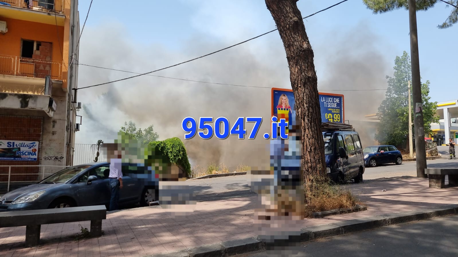 PATERNÒ: STERPAGLIE IN FIAMME VICINO ALLE POMPE DI BENZINA DI VIA VITTORIO EMANUELE