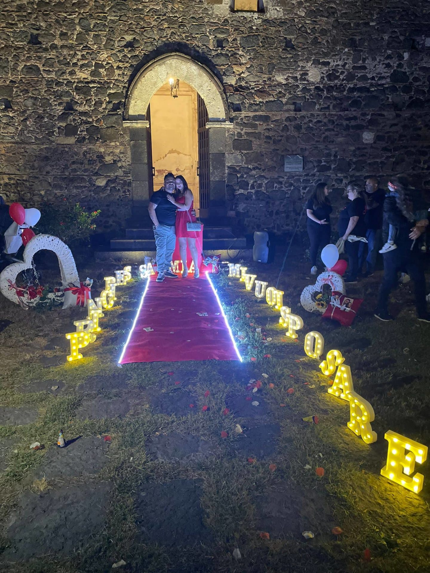 PATERNO' : PROPOSTA DI MATRIMONIO IERI SERA AL CASTELLO NORMANNO