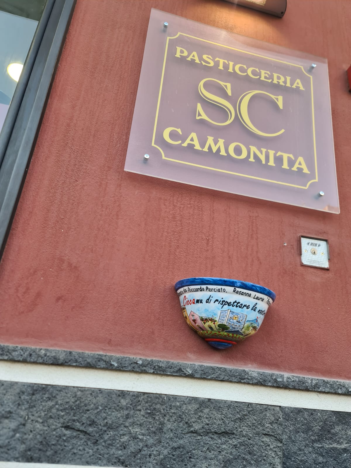 “CICCAmu di rispettare la nostra città”, campagna di sensibilizzazione lanciata da Rosanna Lauria  Riccardo Perciato