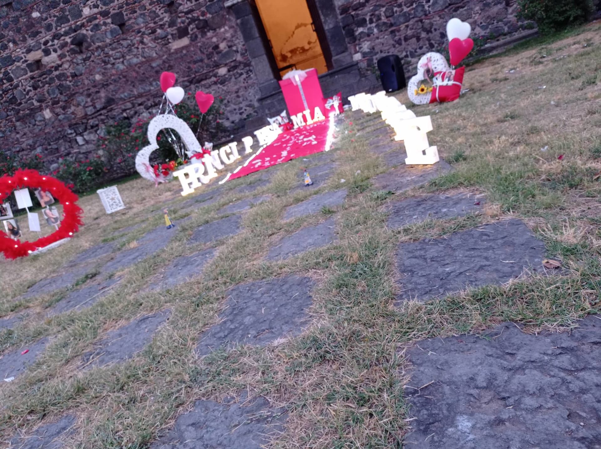 PATERNO' : PROPOSTA DI MATRIMONIO IERI SERA AL CASTELLO NORMANNO