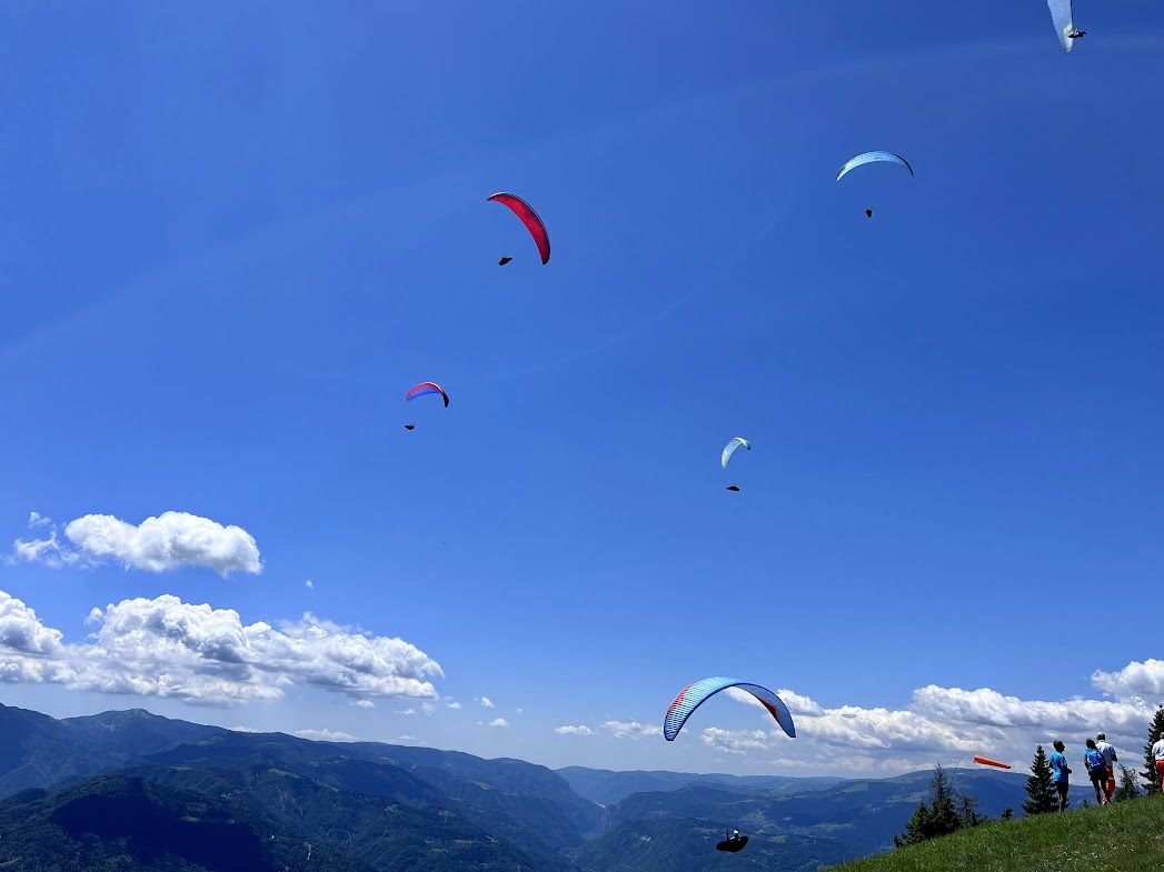 IN ALTRO ADIGE E A MILANO I TITOLI ITALIANI DI PARAPENDIO, TRA I PROTAGONISTI IL PATERNESE BUSETTA